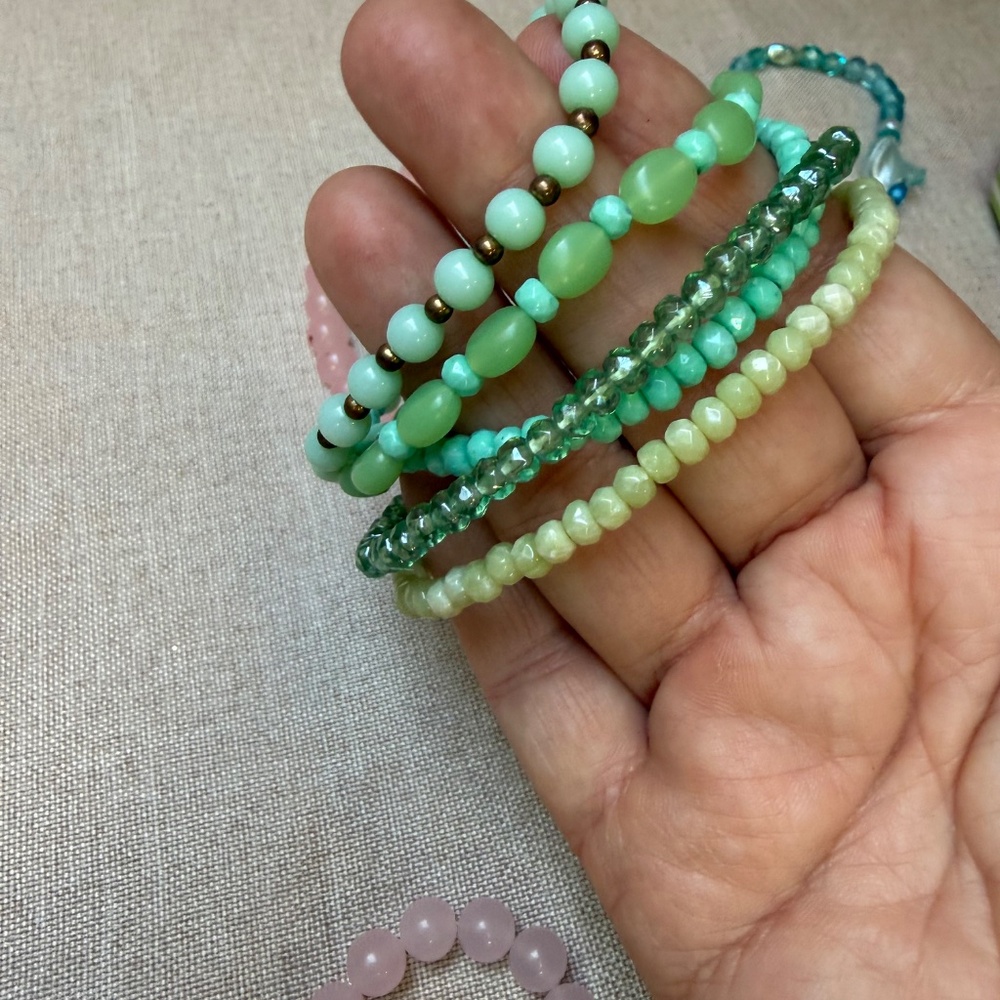Bundle of 14 Beaded Stretchy Bracelets - Picture 6 of 9